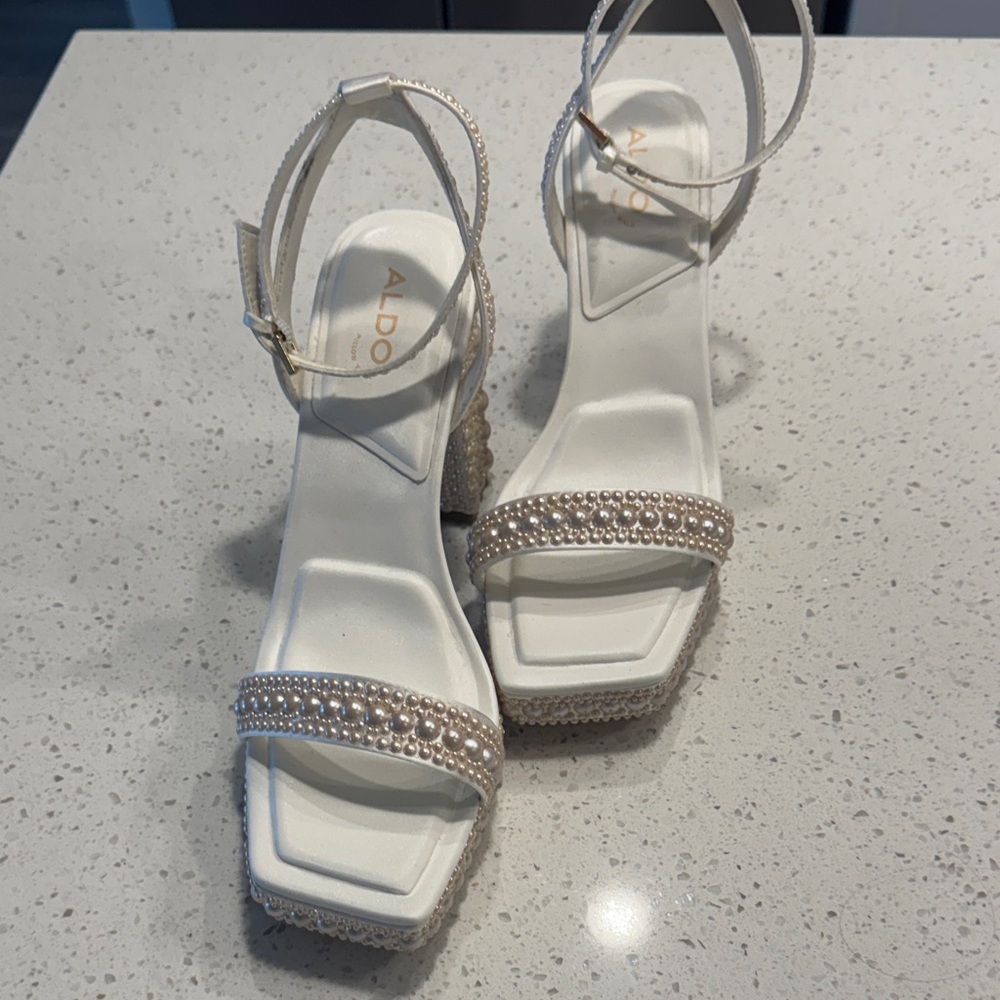 Aldo Pearl-Embellished White Block Heel Sandals - Picture 2 of 6